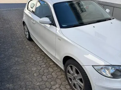Gebraucht BMW 118 143 PS (105 kW) 2008 Weiß Kleinwagen