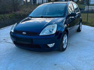 Gebraucht Ford Fiesta 84 PS (61 kW) 2005 Blau Kleinwagen