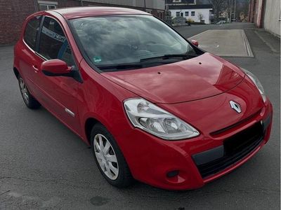 Gebraucht Renault Clio IV 75 PS (55 kW) 2013 Rot Kleinwagen