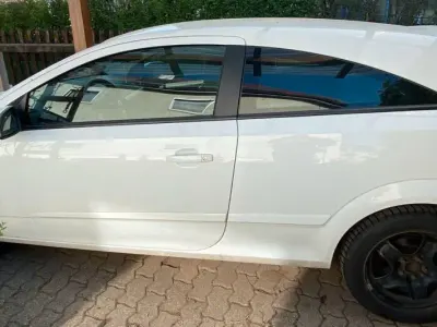 Gebraucht Opel Astra GTC 116 PS (85 kW) 2008 Weiß Coupé