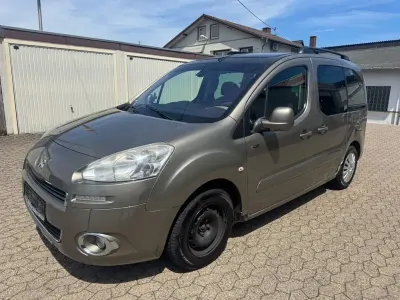 Gebraucht Peugeot Partner Tepee Family 111 PS (81 kW) 2012 Van / Kleinbus