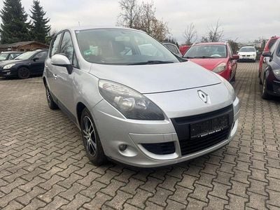 Platingrau Gebraucht 2010 Renault Scénic III Authentique Van / Kleinbus | 1.750 € (Fairer Preis)