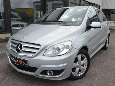 Gebraucht Mercedes B180 109 PS (80 kW) 2011 Polarsilber  metalliclack Kleinwagen