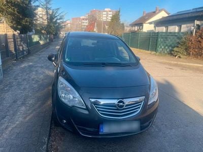 Grau Gebraucht 2013 Opel Meriva Active Van / Kleinbus | 6.999 € (Guter Preis)