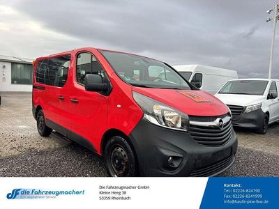 Rot Gebraucht 2015 Opel Vivaro Van / Kleinbus | 11.988 € (Fairer Preis)