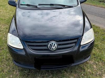 Gebraucht VW Fox 54 PS (39 kW) 2005 Schwarz Kleinwagen