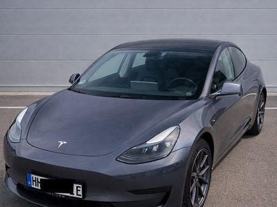 Begagnad Tesla Model 3 RWD 208 kW (283 HK) 2022 Grå Sedan