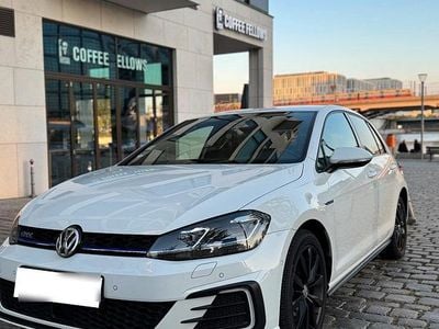 Gebraucht VW Golf VII GTE 204 PS (150 kW) 2018 Weiß Limousine