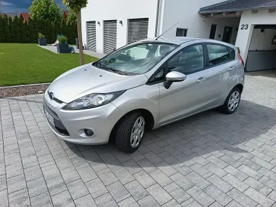 Używany Ford Fiesta 82 KM (60 kW) 2011 Srebrny Hatchback
