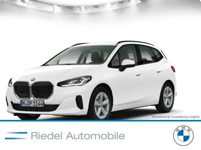 Gebraucht BMW 220 Active Tourer 170 PS (125 kW) 2025 Alpinweiß Van / Kleinbus