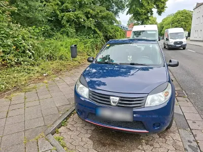 Gebraucht Dacia Sandero 78 PS (57 kW) 2009 Blau Kleinwagen