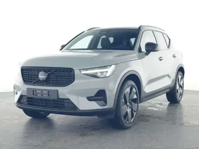Gebraucht Volvo XC40 Plus 197 PS (144 kW) 2025 Vapour grey / metallic SUV