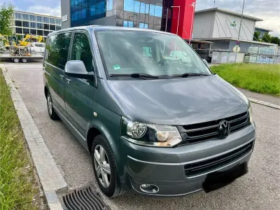 Gebraucht VW Multivan 179 PS (131 kW) 2010 Grau Van / Kleinbus