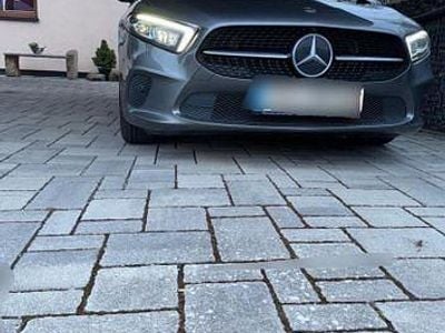 Gebraucht Mercedes A200 163 PS (119 kW) 2019 Grau Limousine