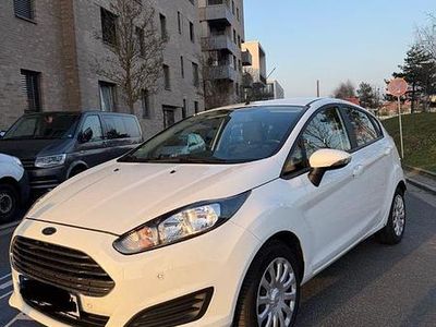 Gebraucht Ford Fiesta Trend 82 PS (60 kW) 2013 Weiß Kleinwagen