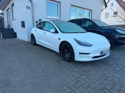 Begagnad Tesla Model 3 Performance 377 kW (513 HK) 2022 Vit Sedan