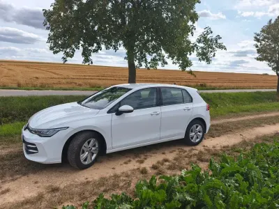 Gebraucht VW Golf VIII 116 PS (85 kW) 2025 Weiß Limousine