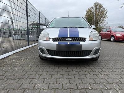 Gebraucht Ford Fiesta 80 PS (58 kW) 2008 Grau Kleinwagen