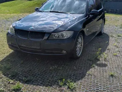 Gebraucht BMW 330 231 PS (169 kW) 2007 Blau Kombi