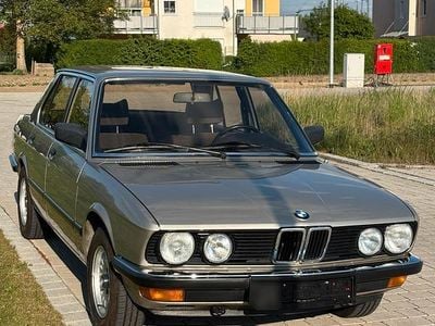 Gebraucht BMW 518 90 PS (66 kW) 1983 Beige Limousine