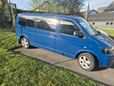 Gebraucht VW Caravelle Trendline 150 PS (110 kW) 2014 Blau Van