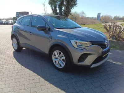 Używany Renault Captur Zen 140 KM (102 kW) 2022 Szary SUV