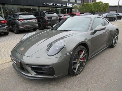 Porsche 911 Carrera 4 GTS