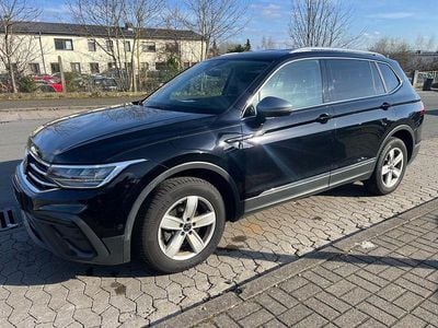 Gebraucht VW Tiguan Allspace 150 PS (110 kW) 2023 Schwarz SUV
