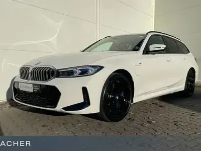 Gebraucht BMW 330e M Sport 292 PS (214 kW) 2025 Andere Limousine