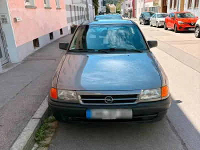 Gebraucht Opel Astra 90 PS (66 kW) 1993 Grau Limousine