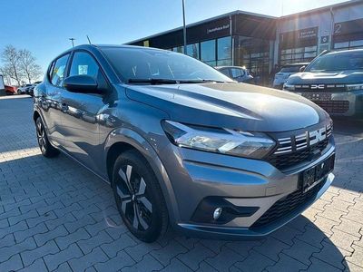 Gebraucht Dacia Sandero Expression 91 PS (66 kW) 2025 Grau Limousine