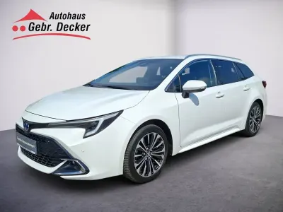 Gebraucht Toyota Corolla Team 196 PS (144 kW) 2024 Super white Kombi