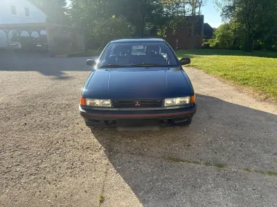 Gebraucht Mitsubishi Colt 90 PS (66 kW) 1990 Blau Kleinwagen