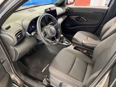 Neu Toyota Yaris Cross 131 PS (96 kW) 2025 Grau SUV