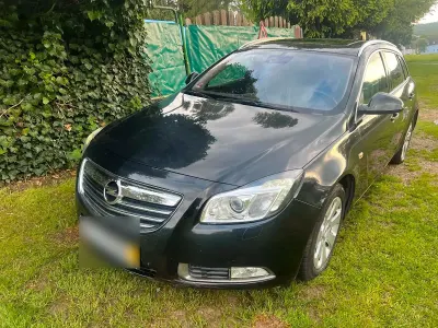 Gebraucht Opel Insignia Sport 160 PS (117 kW) 2011 Schwarz Kombi