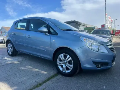 Używany Opel Corsa Cosmo 90 KM (66 kW) 2007 Niebieski Hatchback