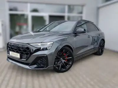 Gebraucht Audi Q8 S-Line 489 PS (359 kW) 2026 Grau SUV