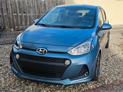 Gebraucht Hyundai i10 Trend 67 PS (49 kW) 2017 Blau Kleinwagen