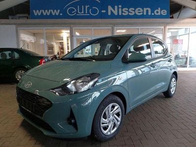 Mangrove grün Neu 2025 Hyundai i10 Select Kleinwagen | 17.490 € (Fairer Preis)