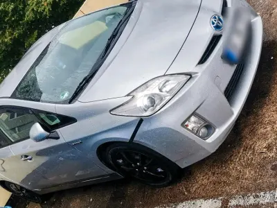 Gebraucht Toyota Prius 99 PS (72 kW) 2012 Grau Limousine