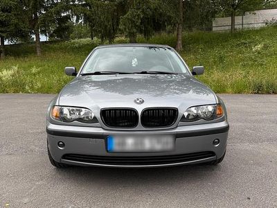 Silber Gebraucht 2004 BMW 320 Limousine | 3.900 € (Etwas zu teuer)
