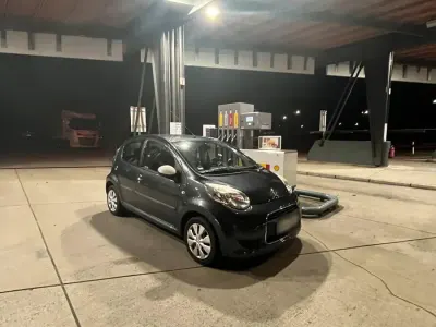 Gebraucht Citroën C1 68 PS (50 kW) 2010 Grau Kleinwagen