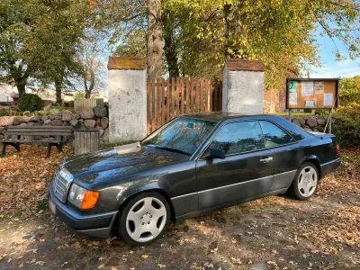 Gebraucht Mercedes 230 132 PS (97 kW) 1988 Schwarz Coupé