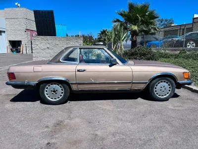 Gebraucht Mercedes SL500 231 PS (169 kW) 1984 Gold Cabrio