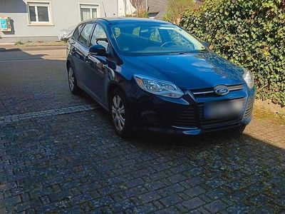 Gebraucht Ford Focus Ambiente 101 PS (74 kW) 2014 Blau Kombi