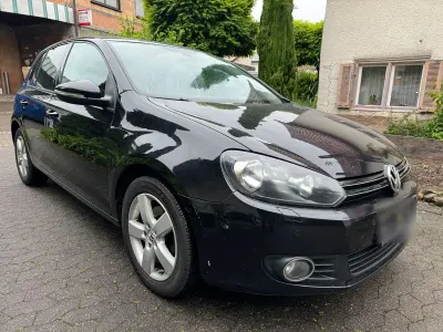 Gebraucht VW Golf VI Style 105 PS (77 kW) 2011 Schwarz Kleinwagen