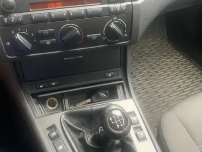 Gebraucht BMW 318 143 PS (105 kW) 2004 Grau Kombi