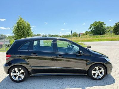 Mercedes B200