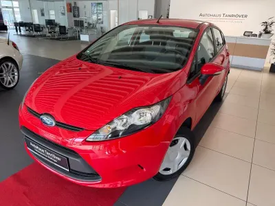 Gebraucht Ford Fiesta Trend 82 PS (60 kW) 2009 Rot Limousine