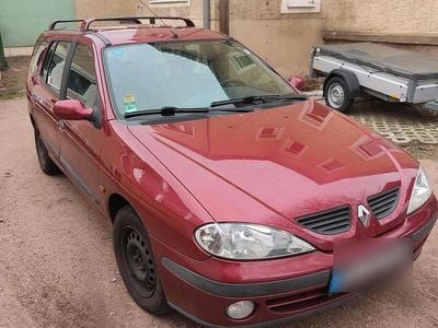 Rot Gebraucht 2001 Renault Mégane GrandTour Kombi | 999 €